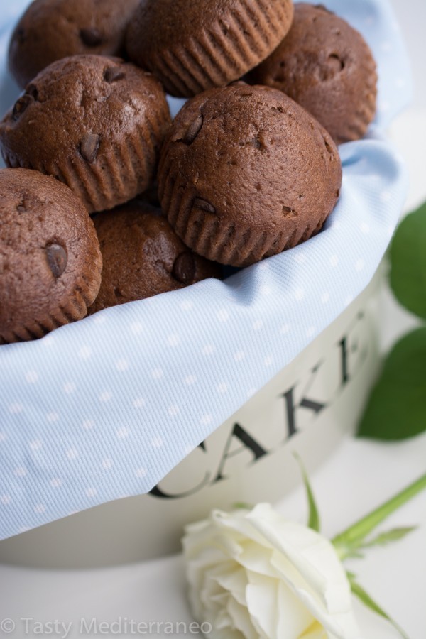 tasty-mediterraneo-chocolate-almond-milk-muffins-easy-recipe