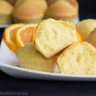 Muffins d’ orange et d’ huile d’ olive