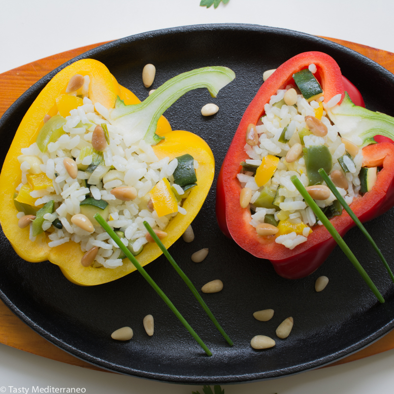 tasty-mediterraneo-Spanish-stuffed-peppers-vegan