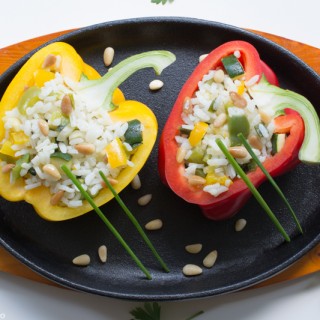 Poivrons farcis au Riz, Légumes et Pignons de pin