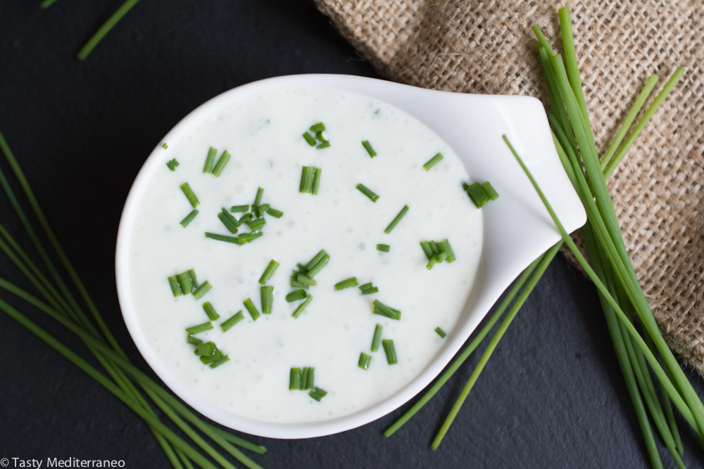 Low fat dip / dressing yogurt and chives sauce – Tasty Mediterraneo