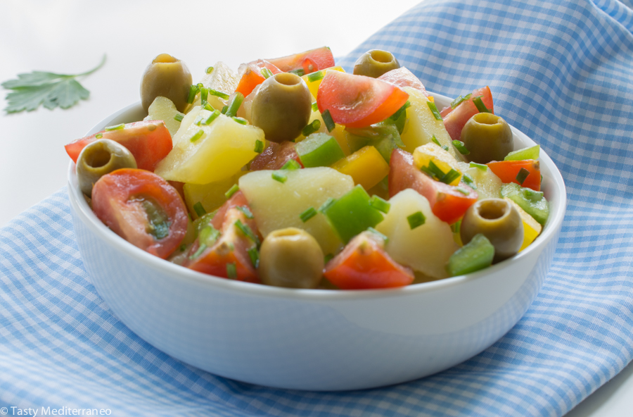 tasty-mediterraneo-potato-olive-salad