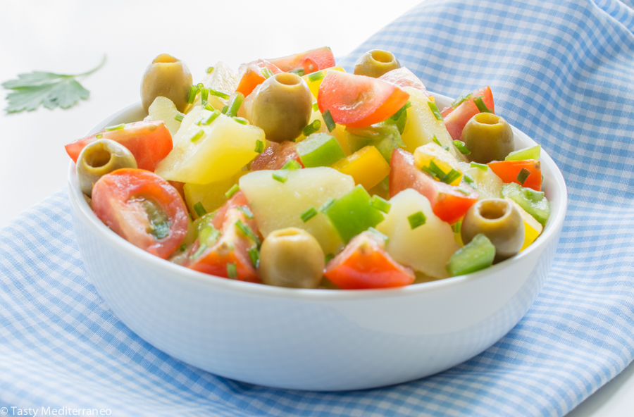 tasty-mediterraneo-potato-olives-salad