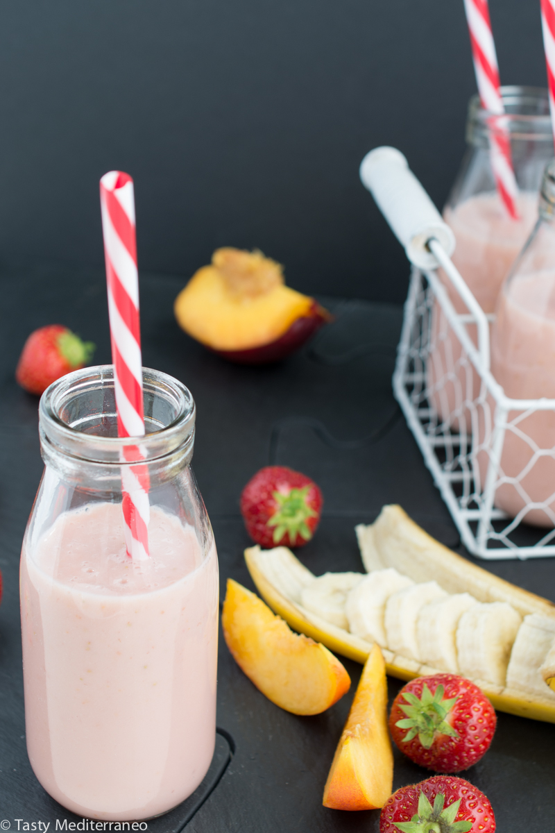 tasty-mediterraneo-strawberry-banana-nectarine-smoothies