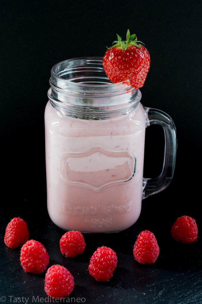 tasty-mediterraneo-vegan-raspberry-chia-smoothie