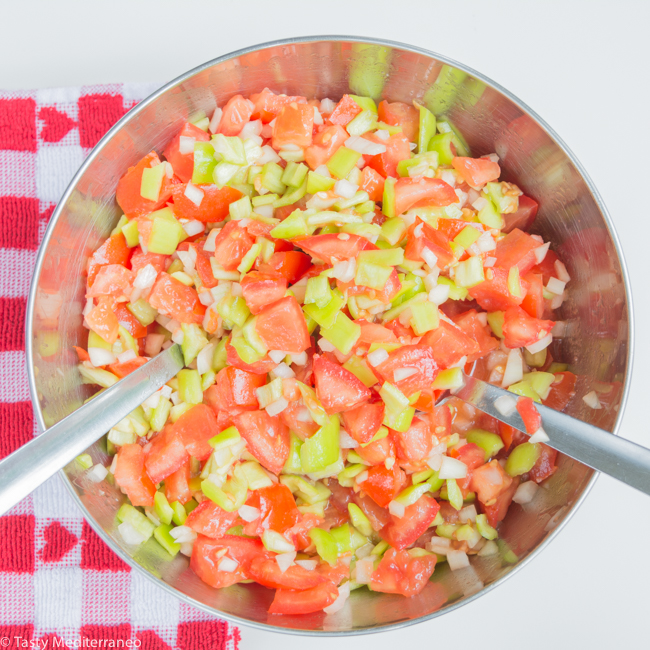 tasty-mediterraneo-mediterranean-salad-trampo