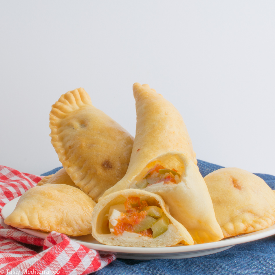 Tasty-mediterraneo-Spanish-empanadilla-pisto