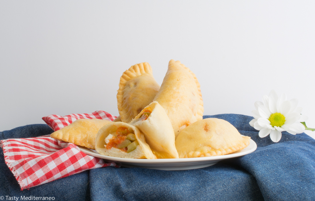 Tasty-mediterraneo-empanadillas-pisto