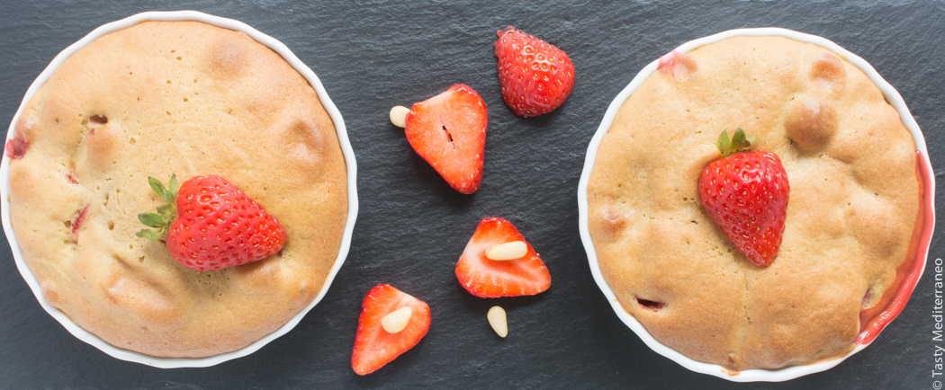 Tasty-mediterraneo-individual-strawberry-cakes