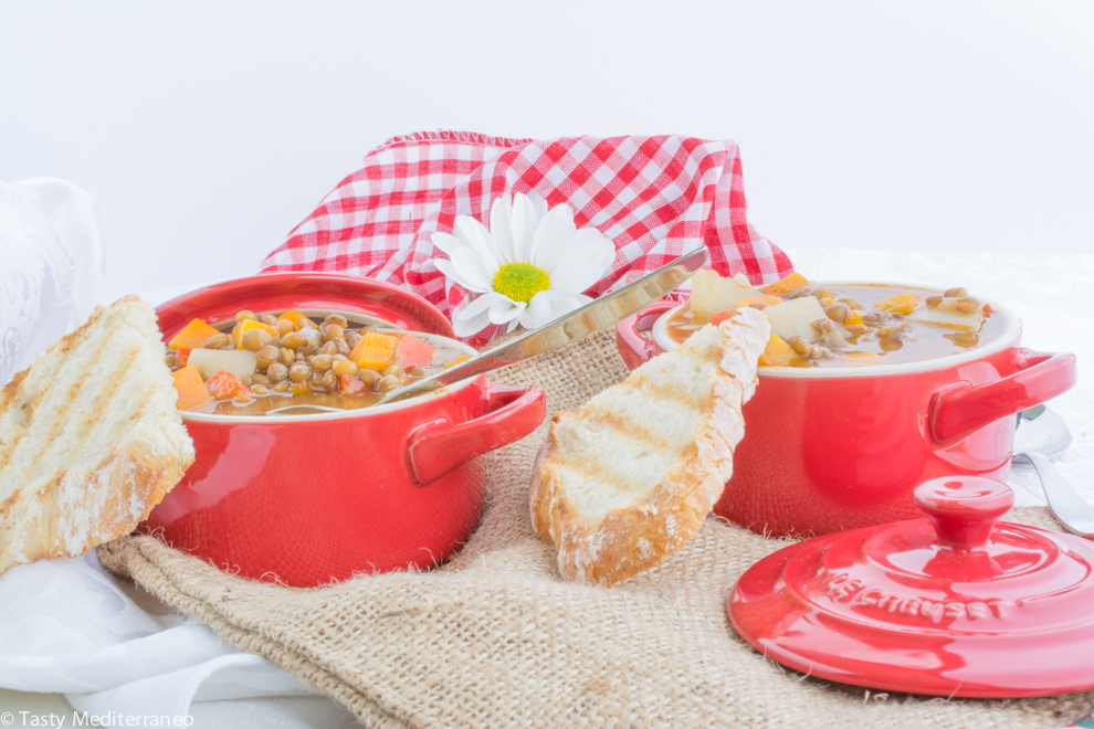 Tasty-mediterraneo-lentils-soup-recipe