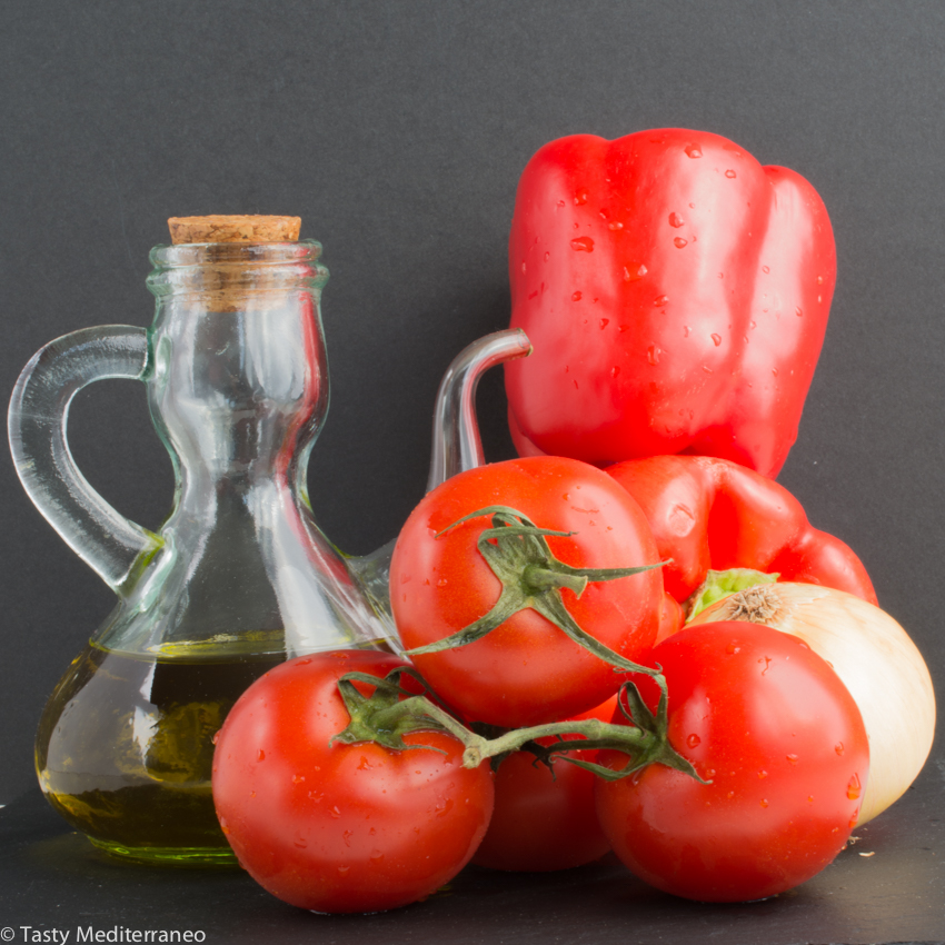 Tasty-mediterraneo-red-peppers-tomato-sauce