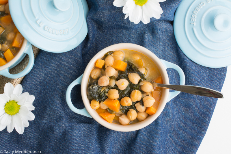 Tasty-mediterraneo-spanish-chickpeas-spinach-stew