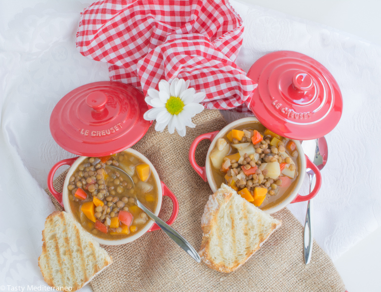 Tasty-mediterraneo-vegan-lentils-soup