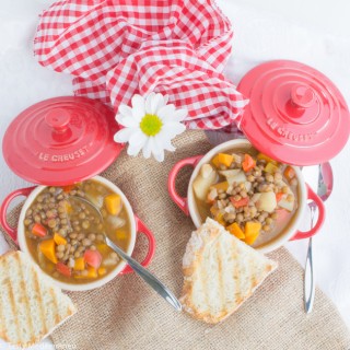 Mediterranean lentil soup with vegetables