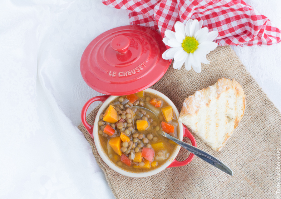 Tasty-mediterraneo-vegan-lentils-stew-recipe