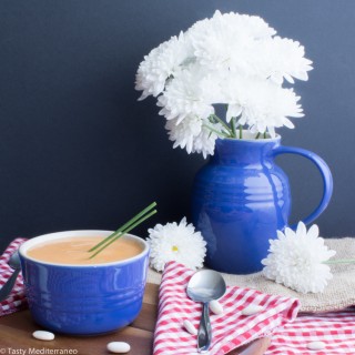 Creamy white beans and vegetables soup