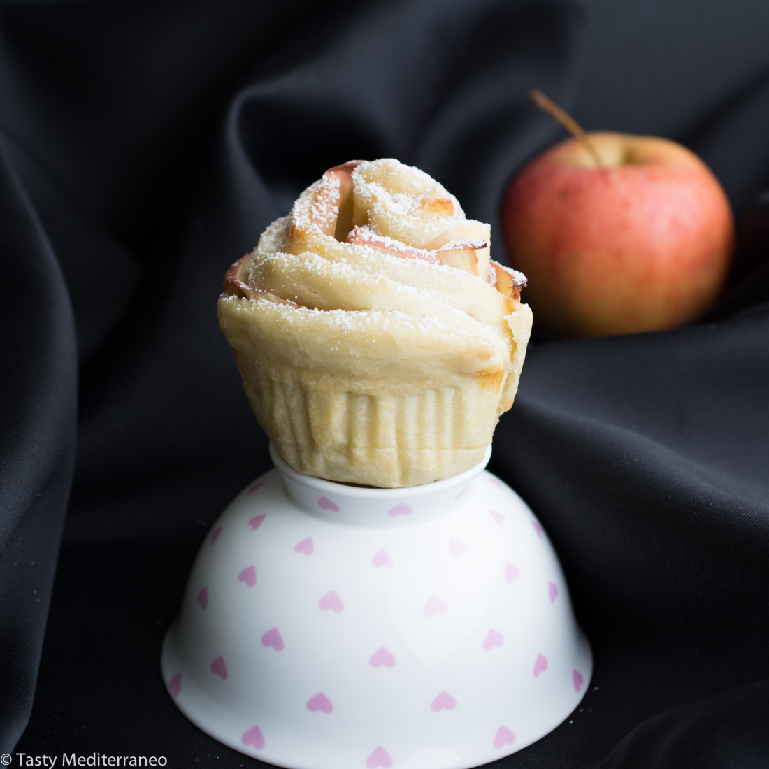 Tasty-mediterraneo-apple-roses-cake-EVOO-dough