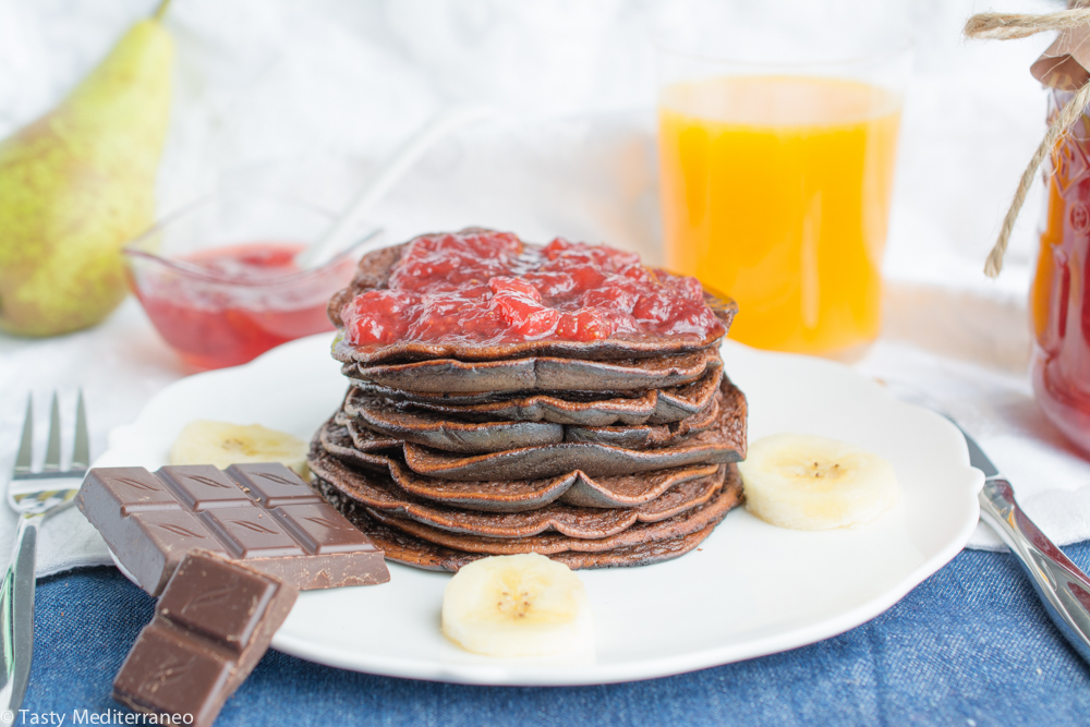 Tasty-mediterraneo-banana-chocolate-pancakes-1