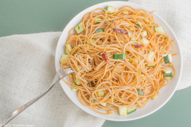 Tasty-Mediterraneo-pasta-aglio-olio-peperoncino
