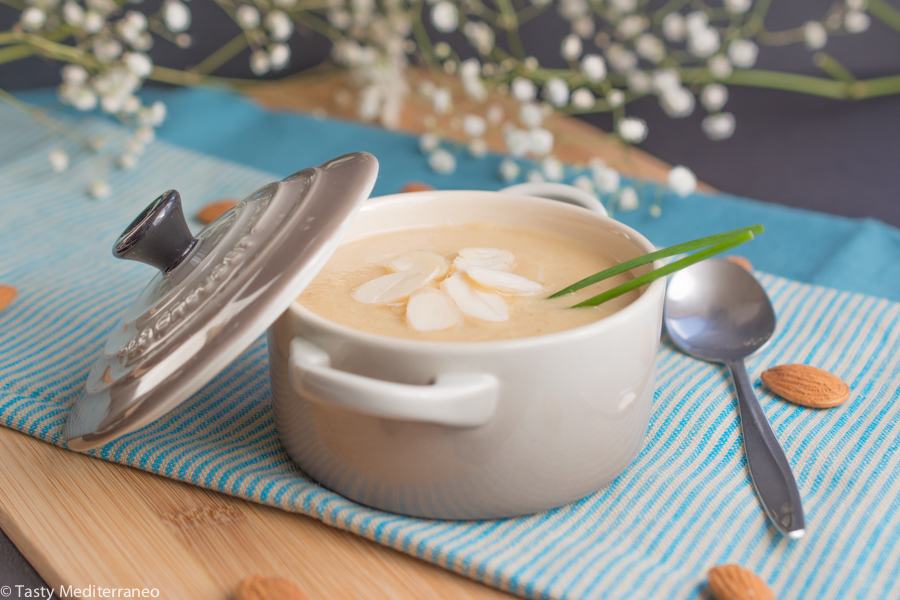 Tasty-Mediterraneo-cauliflower-soup