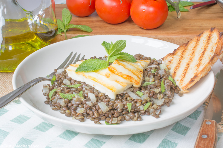 Tasty-Mediterraneo-halloumi-&-beluga-lentils