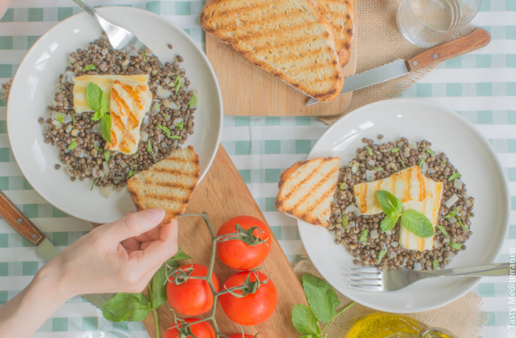 Tasty-Mediterraneo-lentils-&-grilled-halloumi