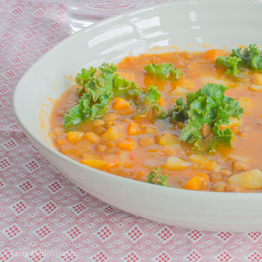 Tasty-Mediterraneo-brown-lentil-kale-soup