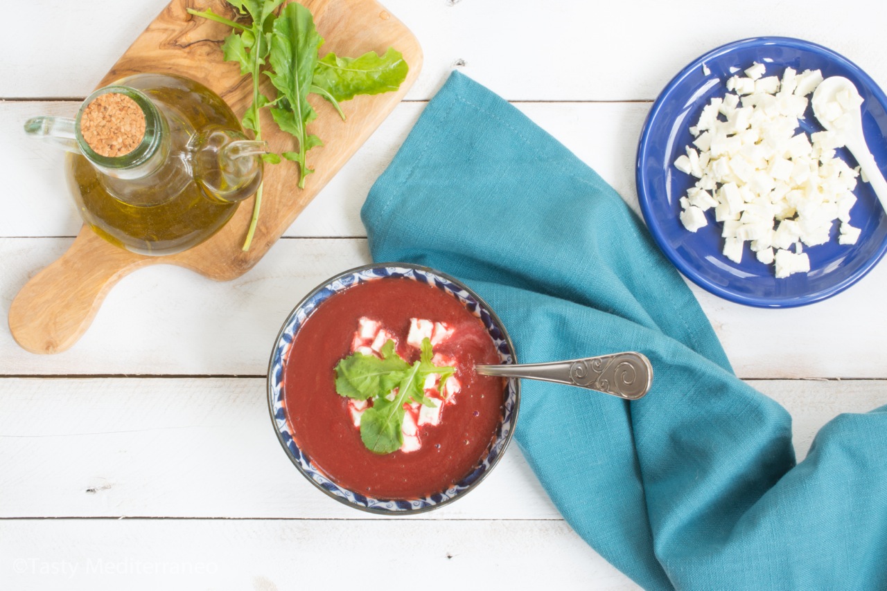 tasty-mediterraneo-beetroot-soup