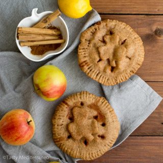 Vegan Irish apple pie with spelt & EVOO crust