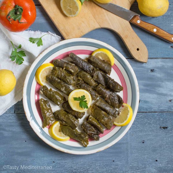 Lebanese stuffed grape leaves – Vegan – Tasty Mediterraneo