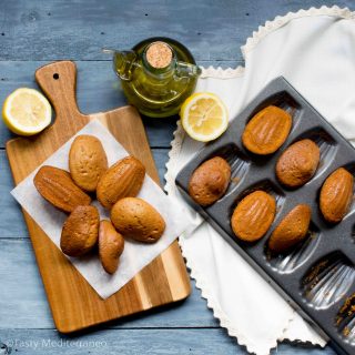 Madeleines de AOVE, yogurt y ralladura de limón