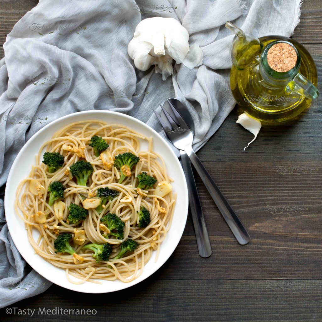 Spaghetti aglio e olio with broccoli Tasty Mediterraneo