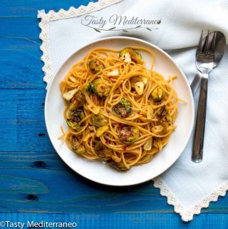 Red lentil spaghetti with Brussels sprouts