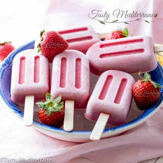 Strawberry, banana & yogurt popsicles