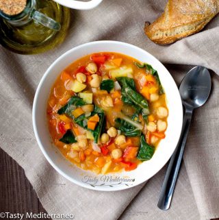 Estofado mediterráneo de garbanzos y verduras