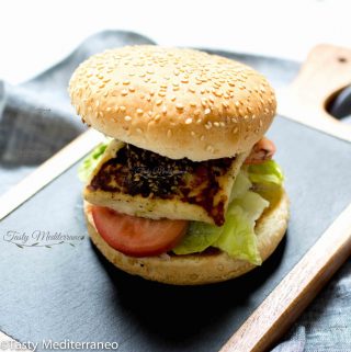 Burger au fromage halloumi